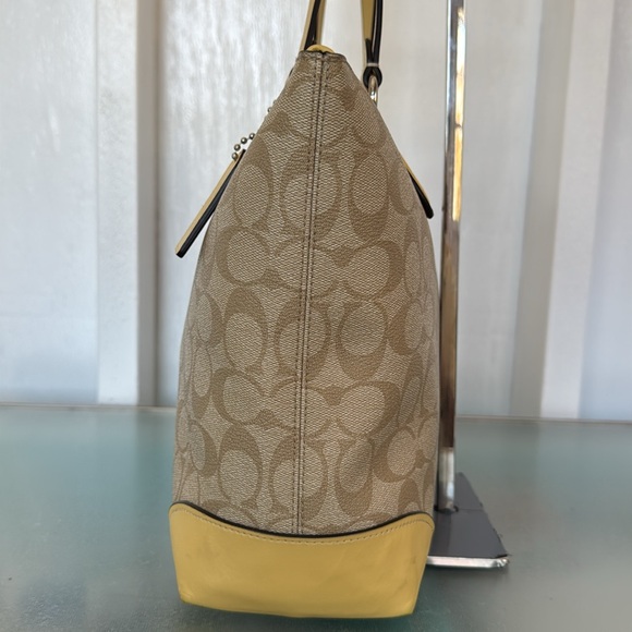 Coach Bag Signature Zip Top Tote Bag - Picture 5 of 17